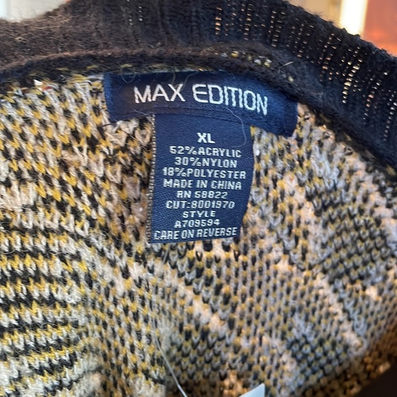 MAX edition XL houndstooth wide neck COZY sweater - Picture 3 of 5